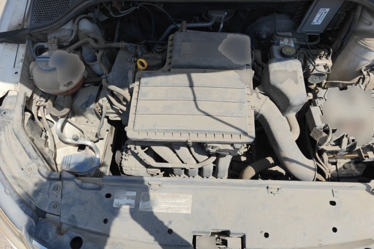 Used Skoda Rapid 2016 1.6L Manual Front-Wheel-Drive Version Engine Bay
