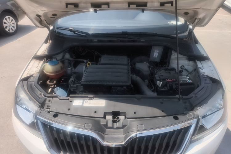 Used Skoda Rapid 2016 1.6L Automatic Chuanxing Edition Engine Bay