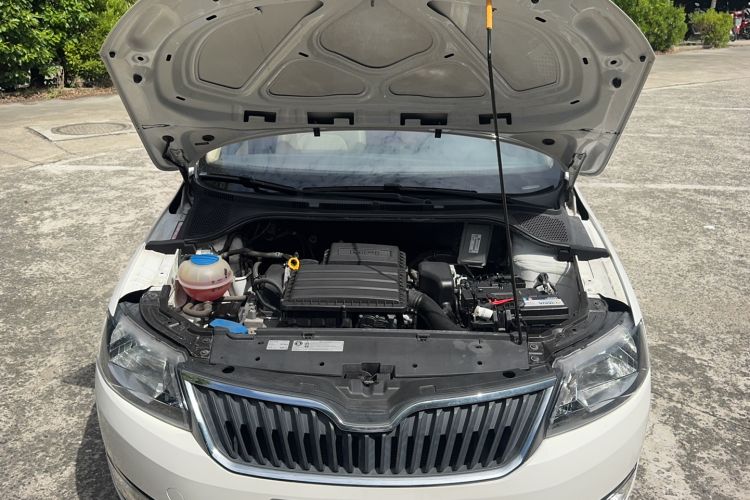 Used Skoda Rapid 2016 1.6L Automatic Chuanxing Edition Engine Bay