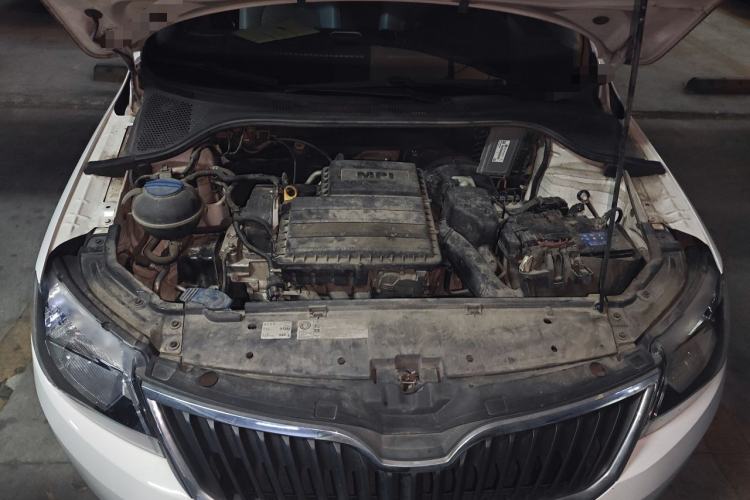 Used Skoda Rapid 2016 1.6L Automatic Chuanxing Edition Engine Bay