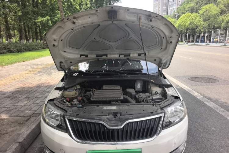 Used Skoda Rapid 2016 1.6L Manual Trend Edition Engine Bay