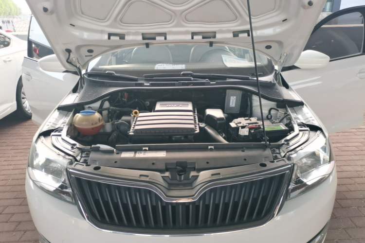 Used Skoda Rapid 2016 1.6L Manual Trend Edition Engine Bay