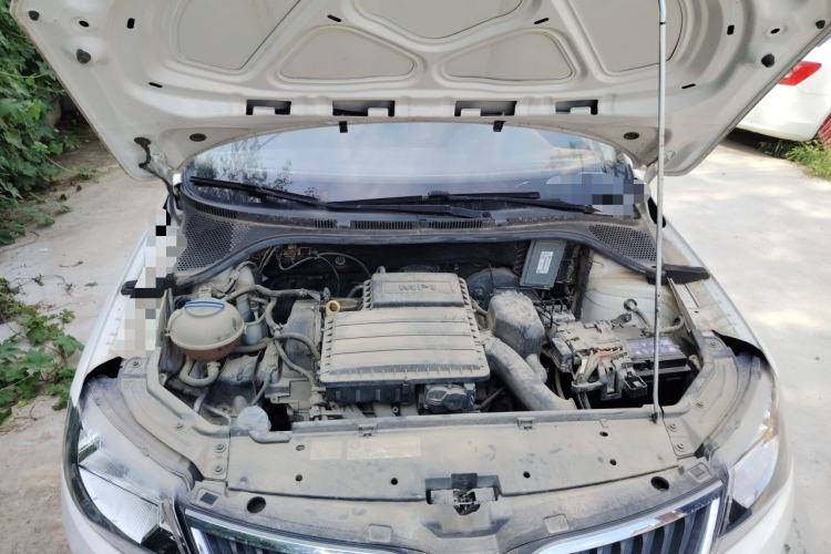 Used Skoda Rapid 2016 1.6L Manual Front-Wheel-Drive Version Engine Bay