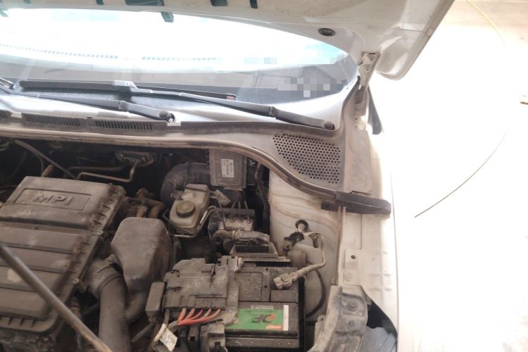 Used Skoda Rapid 2016 1.6L Automatic Chuanxing Edition Engine Bay Left