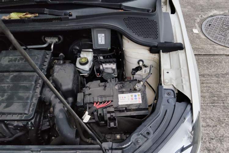 Used Skoda Rapid 2016 1.4L Manual Front-Wheel Drive Model Engine Bay Left