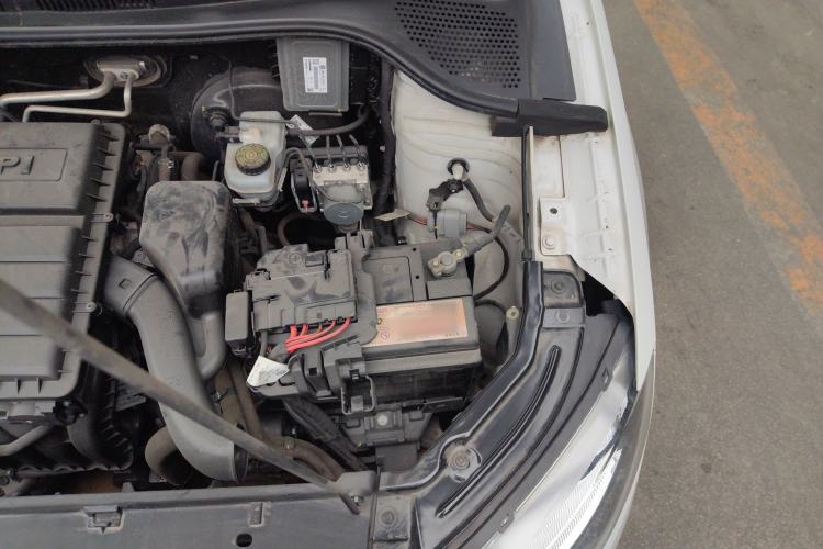Used Skoda Rapid 2016 1.6L Manual Trend Edition Engine Bay Left