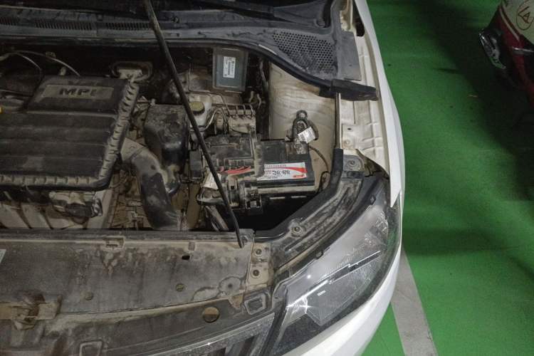 Used Skoda Rapid 2016 1.6L Automatic Chuanxing Edition Engine Bay Left