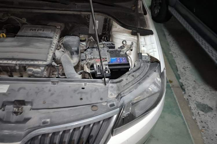Used Skoda Rapid 2016 1.6L Automatic Chuanxing Edition Engine Bay Left