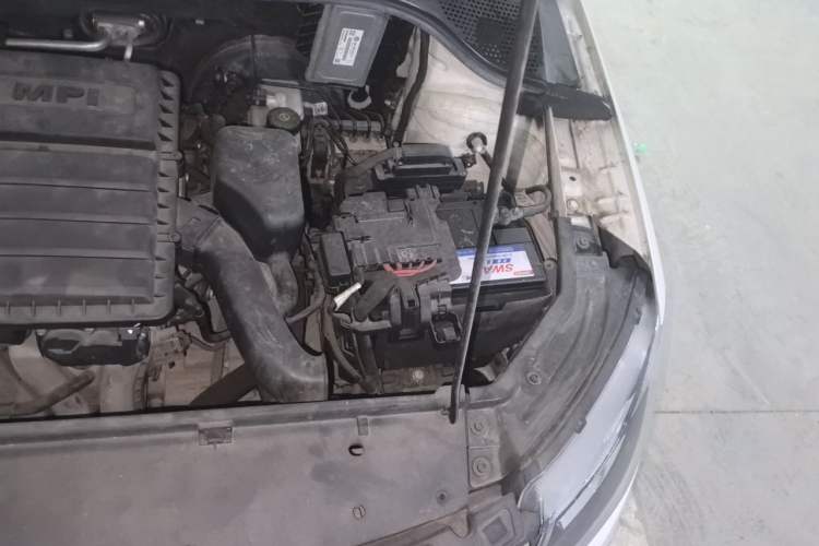 Used Skoda Rapid 2016 1.6L Automatic Chuanxing Edition Engine Bay Left
