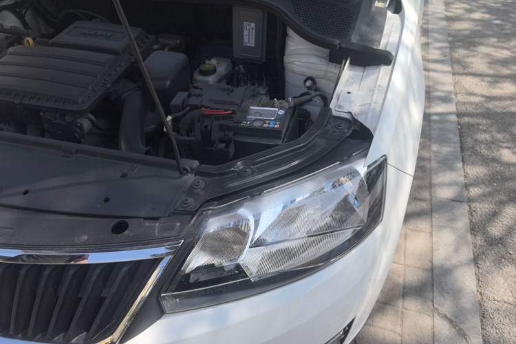 Used Skoda Rapid 2016 1.6L Manual Trend Edition Engine Bay Left