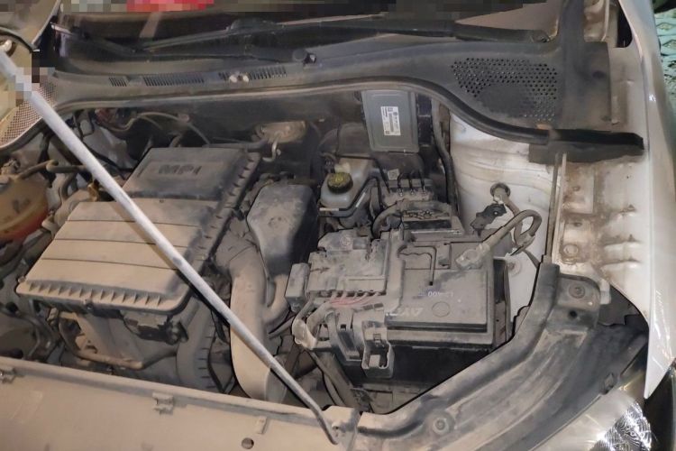 Used Skoda Rapid 2016 1.6L Automatic Front-Wheel Drive Model Engine Bay Left