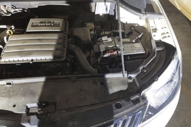 Used Skoda Rapid 2016 1.6L Automatic Chuanxing Edition Engine Bay Left