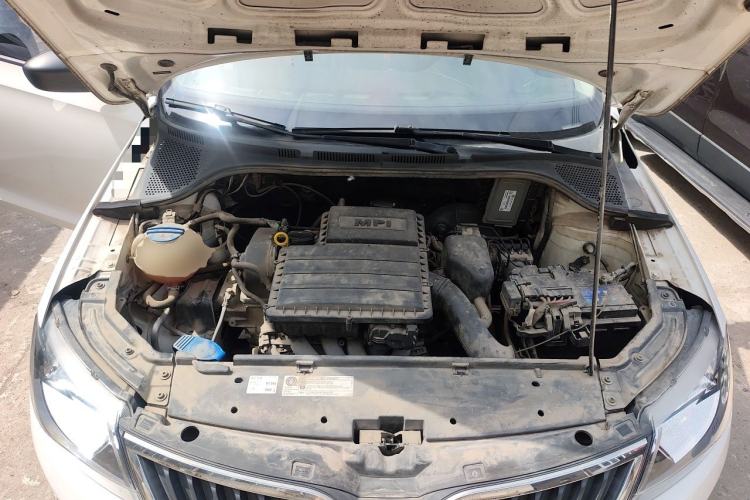 Used Skoda Rapid 2016 1.6L Manual Front-Wheel-Drive Version Engine Bay