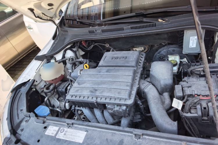 Used Skoda Rapid 2016 1.6L Automatic Front-Wheel Drive Model Engine Bay