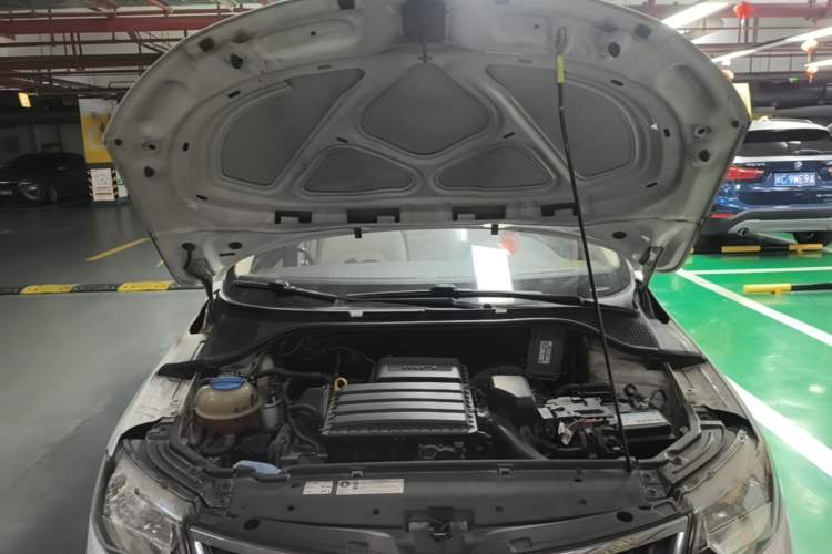 Used Skoda Rapid 2016 1.6L Automatic Chuanxing Edition Engine Bay