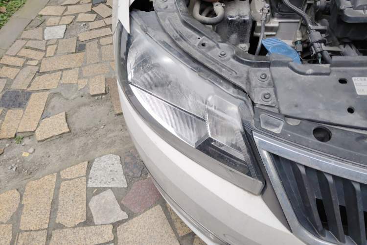 Used Skoda Rapid 2016 1.6L Automatic Chuanxing Edition Engine Bay Right