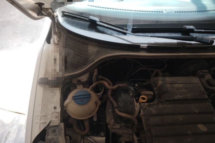 Used Skoda Rapid 2016 1.6L Automatic Chuanxing Edition Engine Bay Right