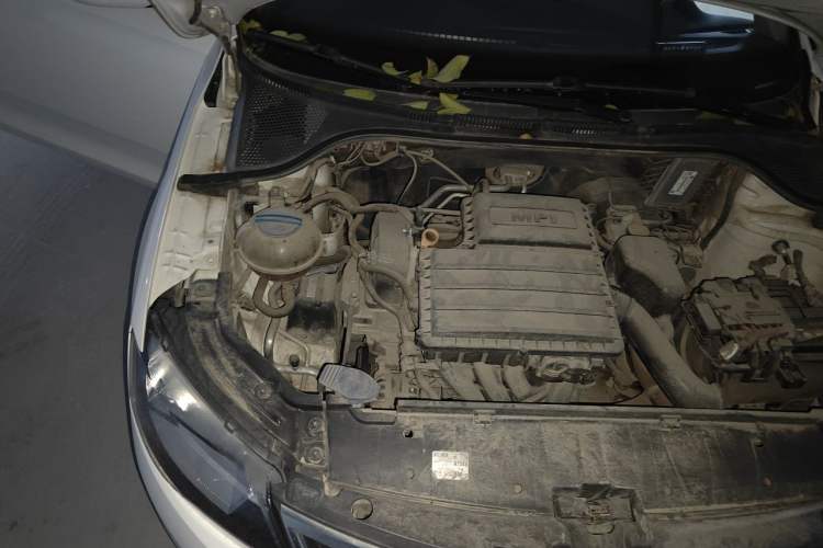 Used Skoda Rapid 2016 1.6L Manual Trend Edition Engine Bay Right
