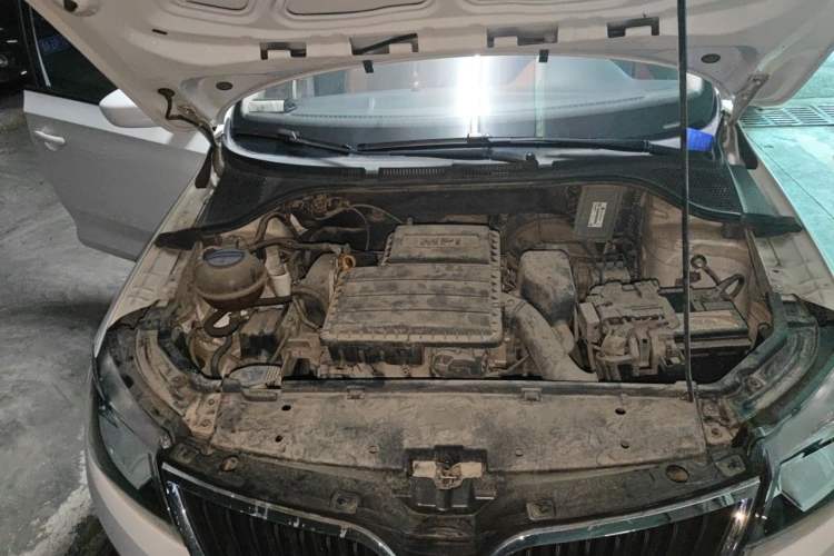 Used Skoda Rapid 2016 1.6L Manual Trend Edition Engine Bay Right