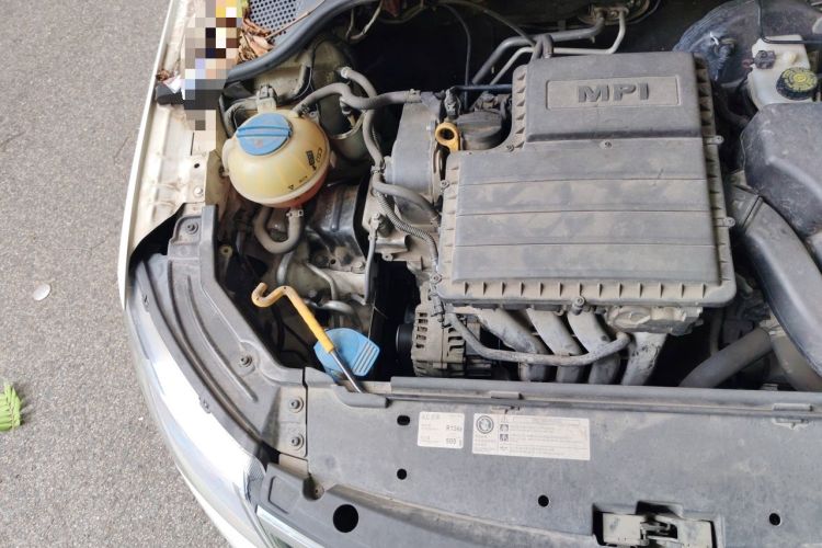Used Skoda Rapid 2016 1.6L Automatic Chuanxing Edition Engine Bay Right