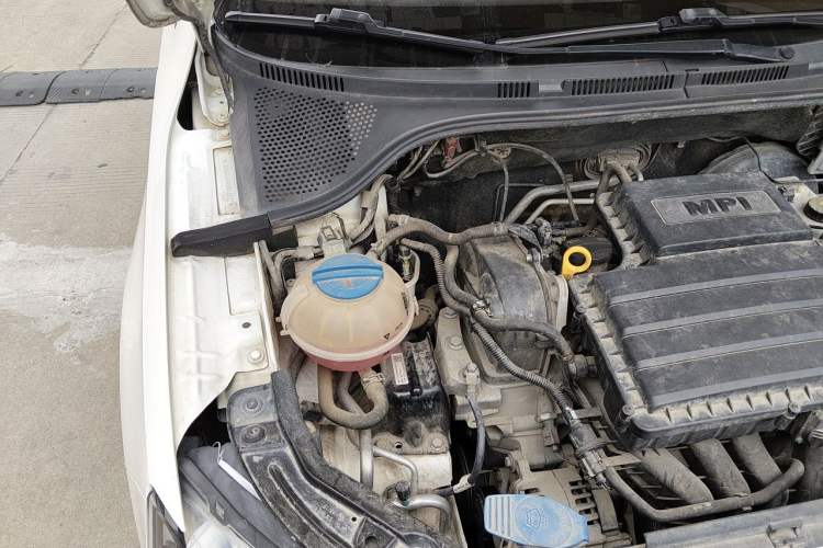 Used Skoda Rapid 2016 1.6L Manual Trend Edition Engine Bay Right