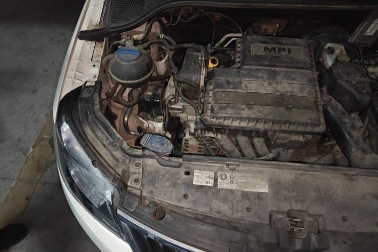 Used Skoda Rapid 2016 1.6L Automatic Chuanxing Edition Engine Bay Right