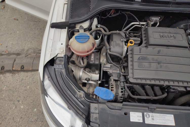 Used Skoda Rapid 2016 1.6L Manual Trend Edition Engine Bay Right