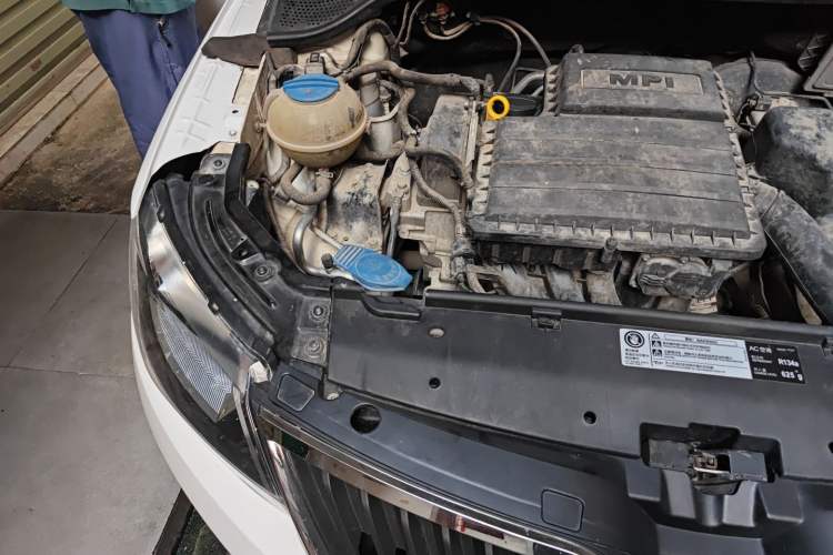 Used Skoda Rapid 2016 1.6L Manual Trend Edition Engine Bay Right