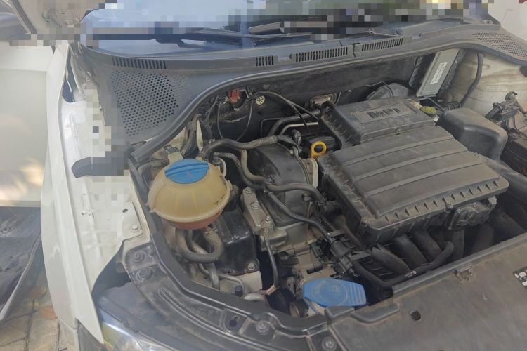 Used Skoda Rapid 2016 1.6L Automatic Chuanxing Edition Engine Bay Right