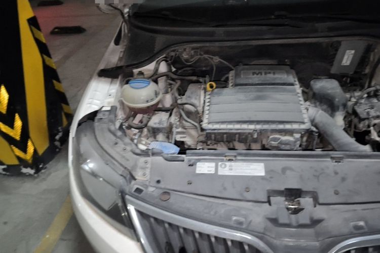 Used Skoda Rapid 2016 1.6L Automatic Chuanxing Edition Engine Bay Right