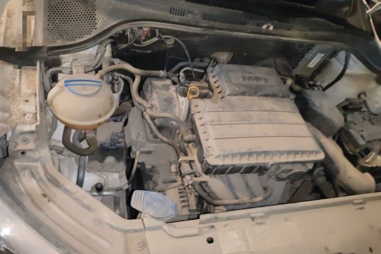 Used Skoda Rapid 2016 1.6L Automatic Front-Wheel Drive Model Engine Bay Right