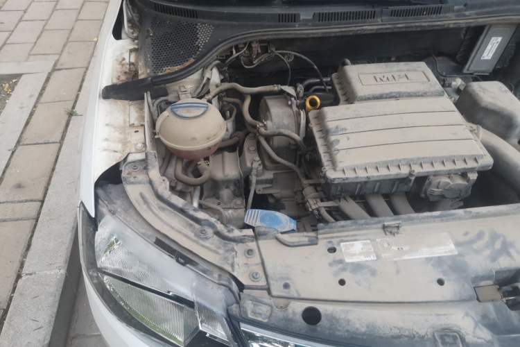 Used Skoda Rapid 2016 1.6L Manual Trend Edition Engine Bay Right