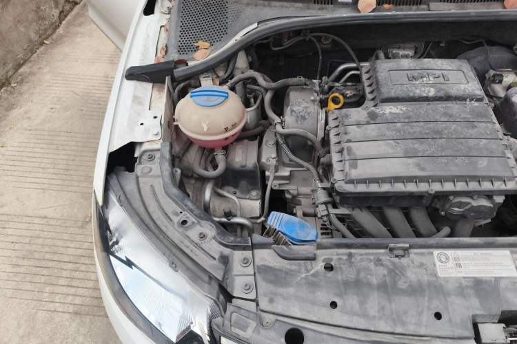Used Skoda Rapid 2016 1.6L Manual Trend Edition Engine Bay Right
