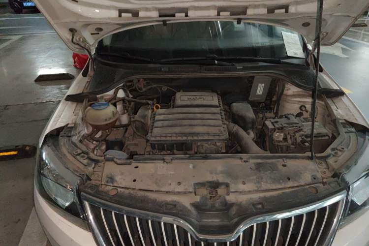 Used Skoda Rapid 2016 1.6L Manual Trend Edition Engine Bay Right