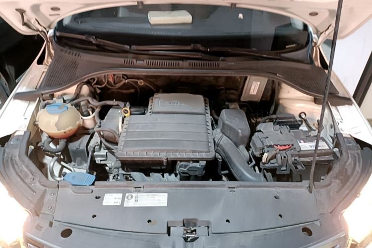 Used Skoda Rapid 2016 1.6L Automatic Chuanxing Edition Engine Bay