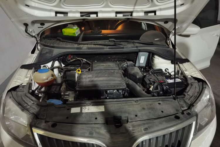 Used Skoda Rapid 2016 1.6L Automatic Chuanxing Edition Engine Bay