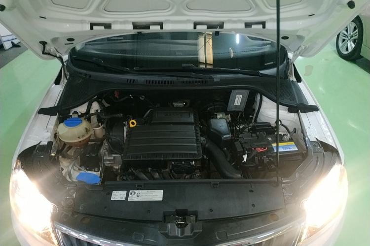 Used Skoda Rapid 2016 1.6L Automatic Chuanxing Edition Engine Bay