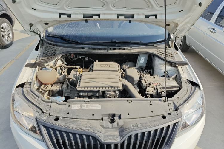 Used Skoda Rapid 2016 1.4L Manual Front-Wheel Drive Model Engine Bay