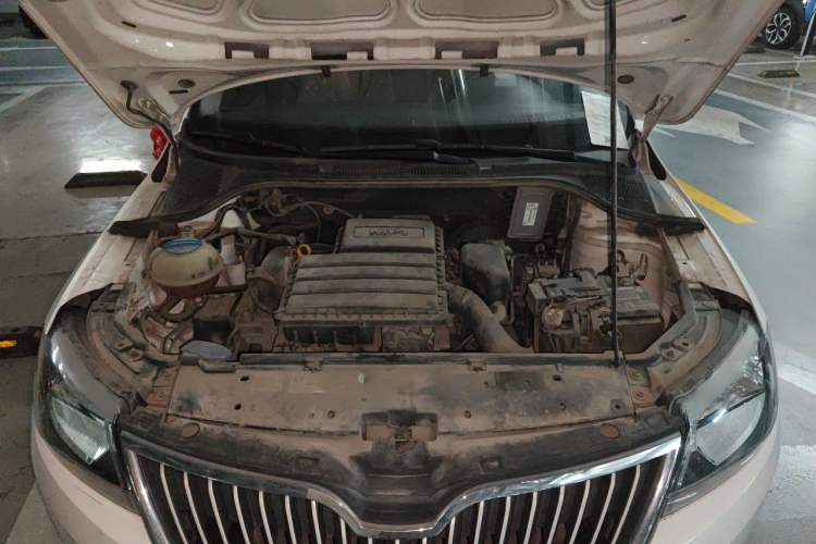 Used Skoda Rapid 2016 1.6L Manual Trend Edition Engine Bay