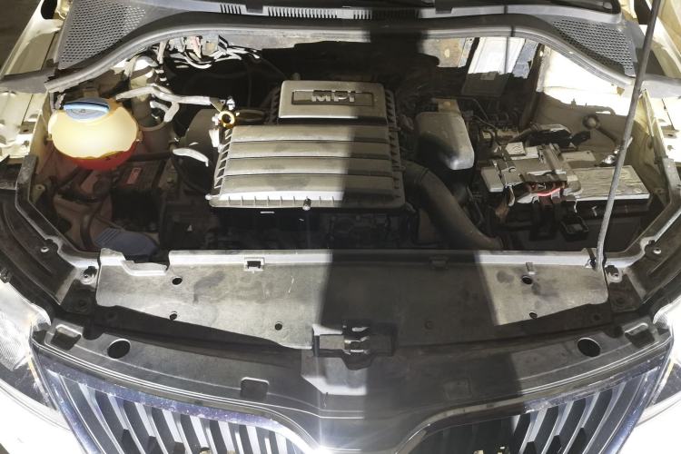 Used Skoda Rapid 2016 1.6L Automatic Chuanxing Edition Engine Bay