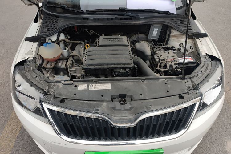 Used Skoda Rapid 2016 1.6L Automatic Front-Wheel Drive Model Engine Bay