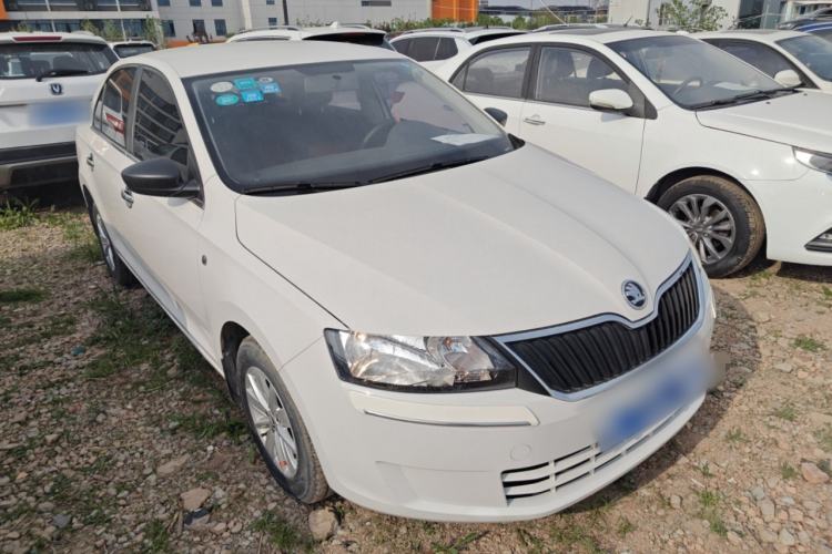 Used Skoda Rapid 2016 1.6L Manual Front-Wheel-Drive Version Exterior 1
