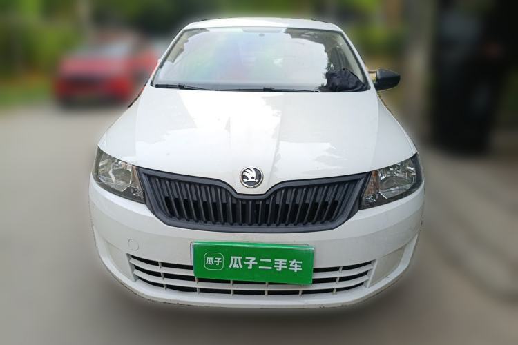 Used Skoda Rapid 2016 1.4L Manual Front-Wheel Drive Model Exterior 1