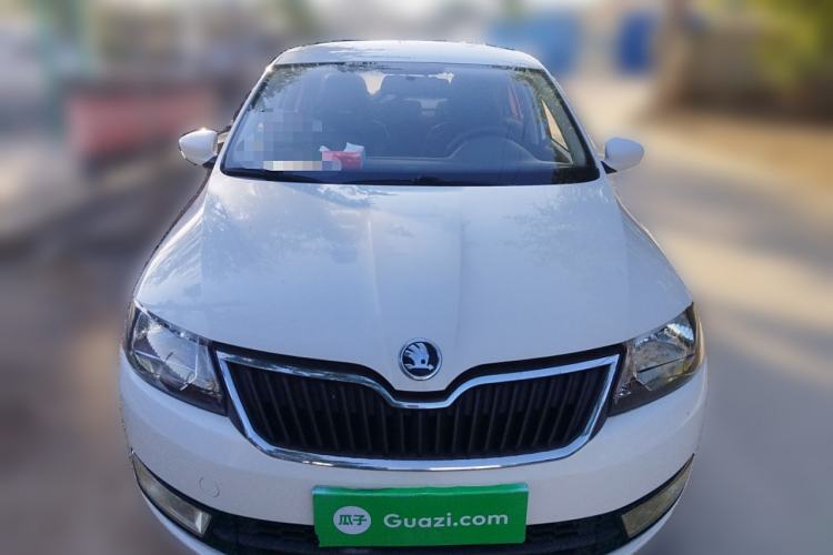 Used Skoda Rapid 2016 1.6L Manual Front-Wheel-Drive Version Exterior 1
