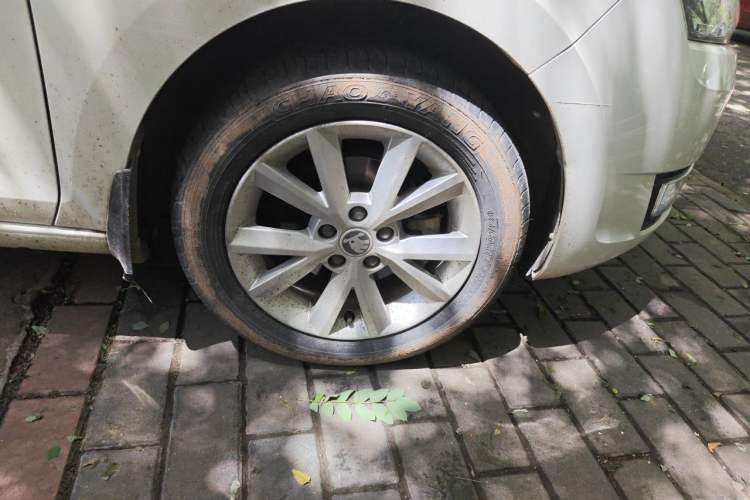 Used Skoda Rapid 2016 1.6L Automatic Chuanxing Edition Exterior 1