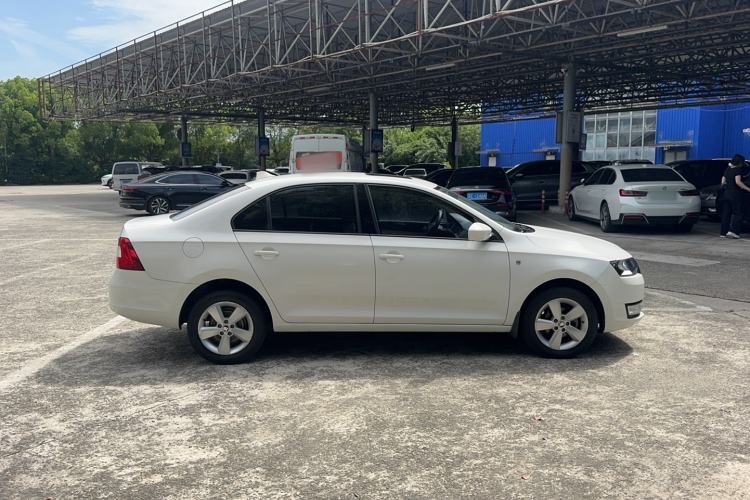 Used Skoda Rapid 2016 1.6L Automatic Chuanxing Edition Exterior 2