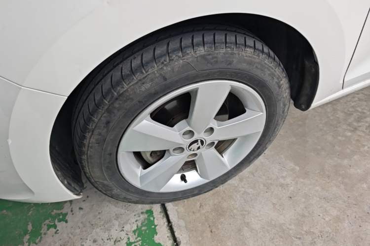 Used Skoda Rapid 2016 1.6L Automatic Chuanxing Edition Exterior 2