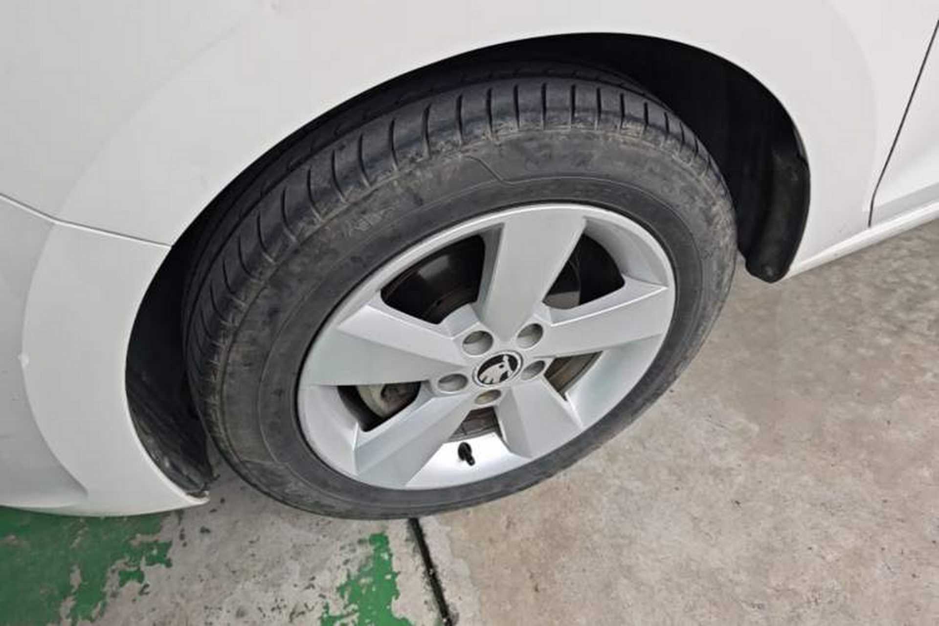 Used Skoda Rapid 2016 1.6L Automatic Chuanxing Edition Exterior 2