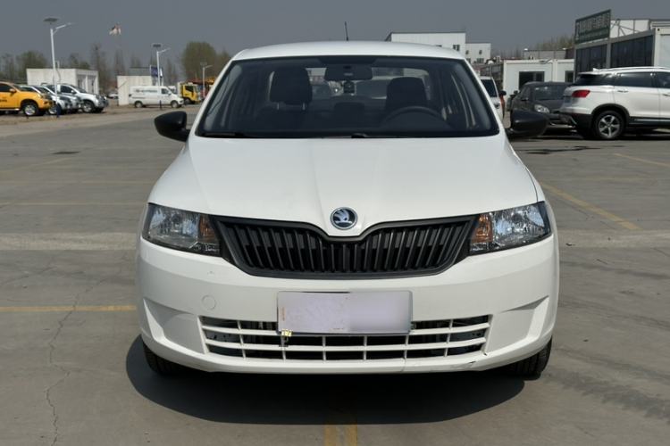 Used Skoda Rapid 2016 1.4L Manual Front-Wheel Drive Model Exterior 2