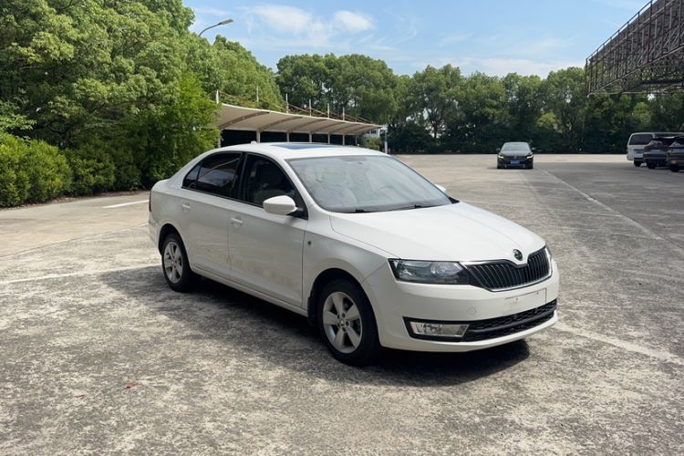 Used Skoda Rapid 2016 1.6L Automatic Chuanxing Edition Exterior 3
